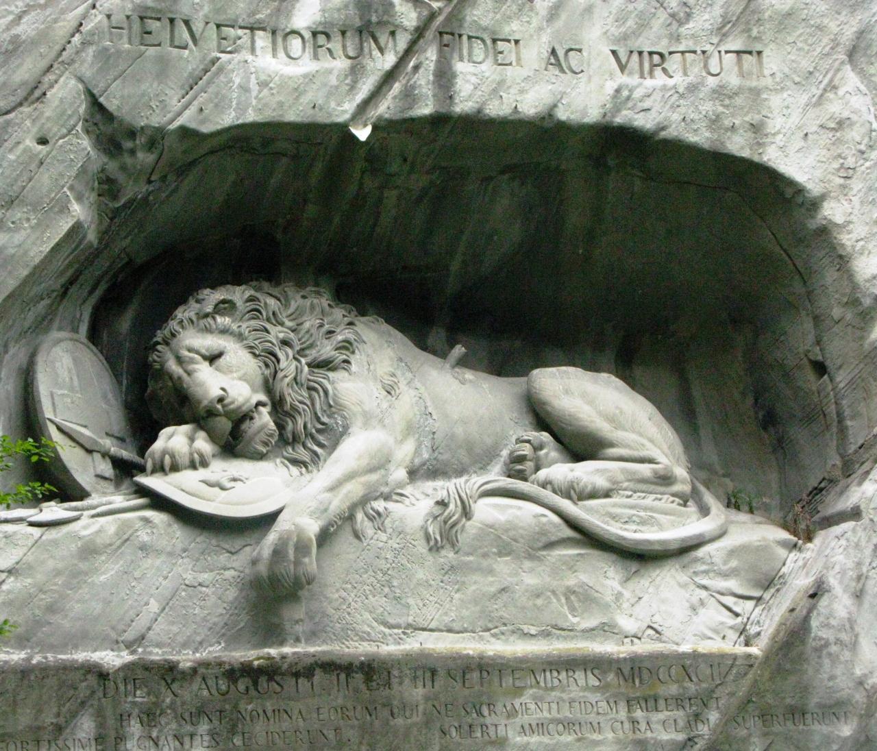 スイスｇｒ87 瀕死のライオン記念碑 ルツェルン 傭兵の記憶伝えて ルツェルン スイス の旅行記 ブログ By マキタンさん フォートラベル