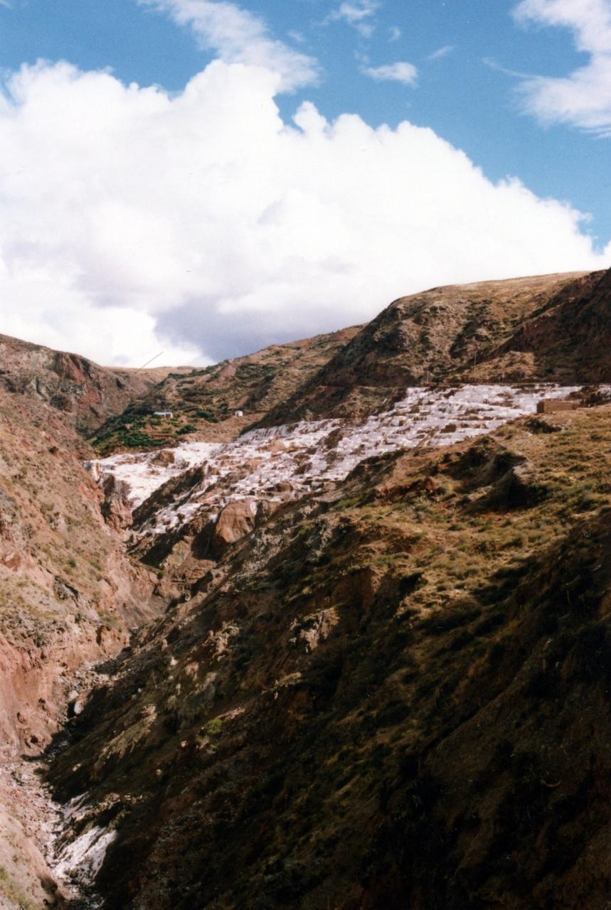 Peru Maras ペルー マラス 標高3000ｍに浮かぶ白い水田 クスコ ペルー の旅行記 ブログ By 北風さん フォートラベル