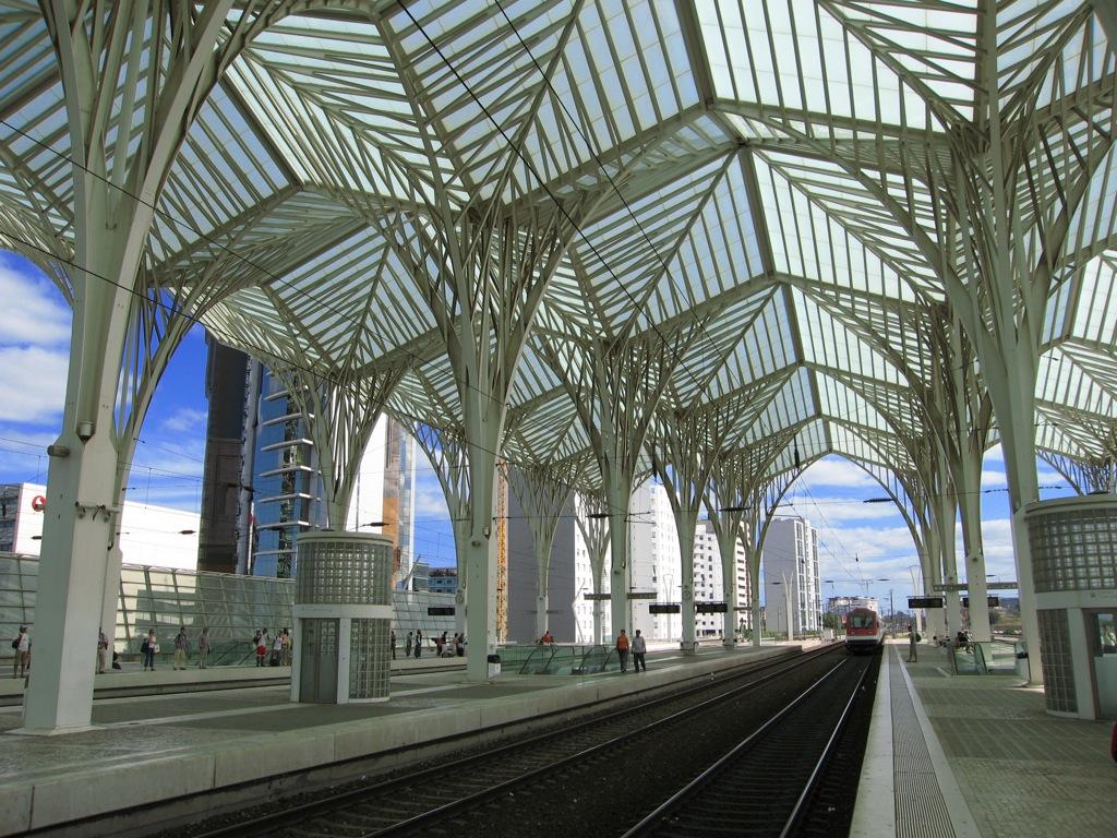 リスボン オリエンテ駅に到着 リスボン ポルトガル の旅行記 ブログ By アーキテクテクさん フォートラベル