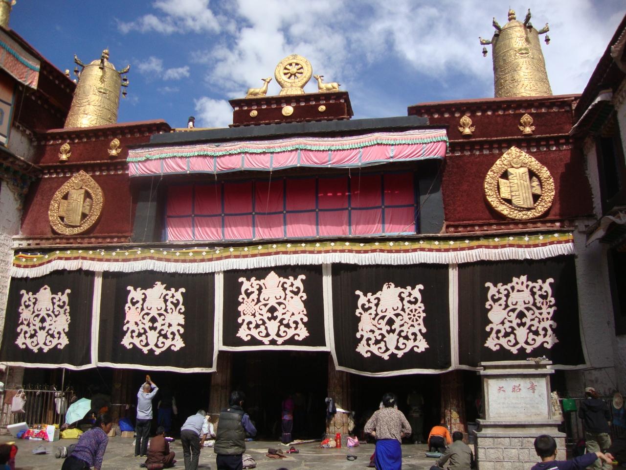 ラサで購入！チベット寺院の飾り ゴンパ - konam.ec
