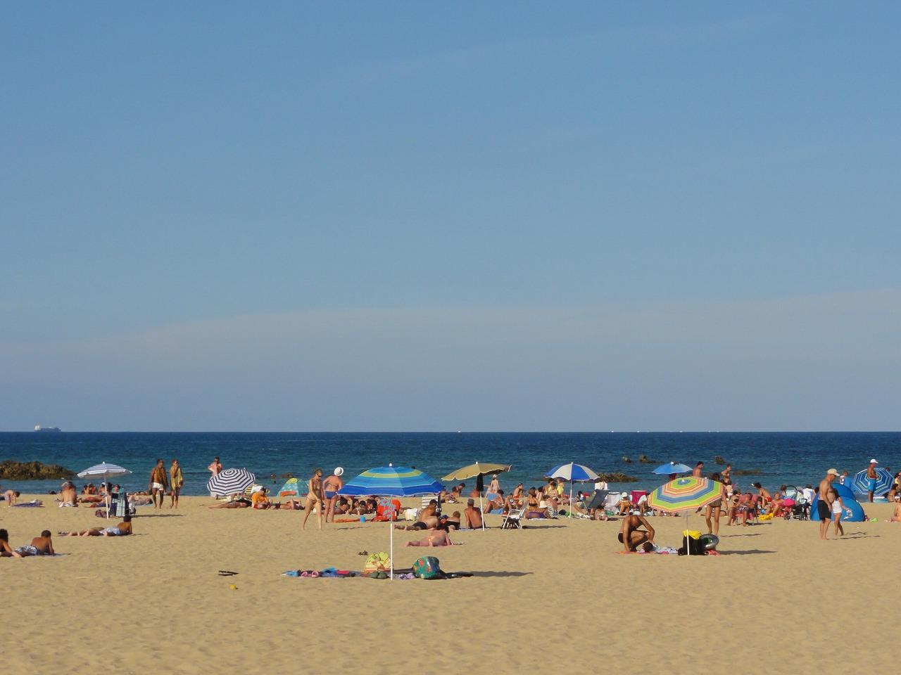 スペイン夏の旅 4 ほぼ思い付きだったカンタブリアのビーチnoja ノハ で海水浴 カンタブリア地方 スペイン の旅行記 ブログ By Mirabellaさん フォートラベル