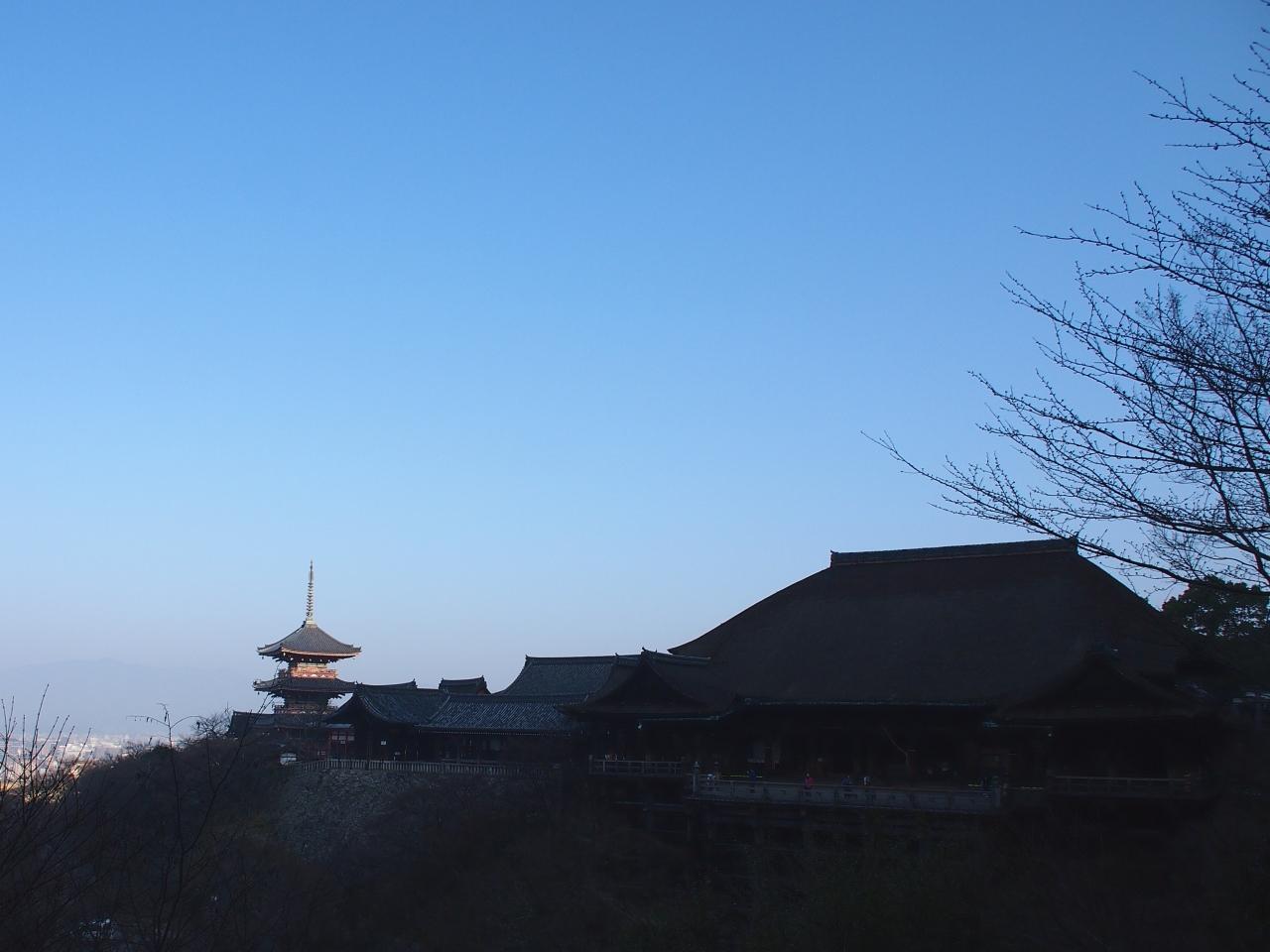 朝隈敏彦 朝焼けが美しい 清水寺三重塔