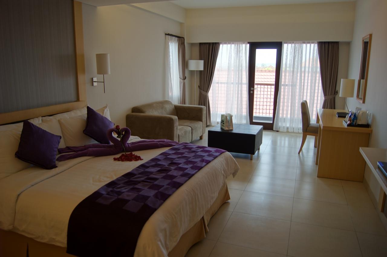 『2013年4月バリ旅行（挙式&新婚旅行）vol.4 QUEST HOTEL TUBANお部屋～ジンバランイカンバカール』バリ島(インドネシア