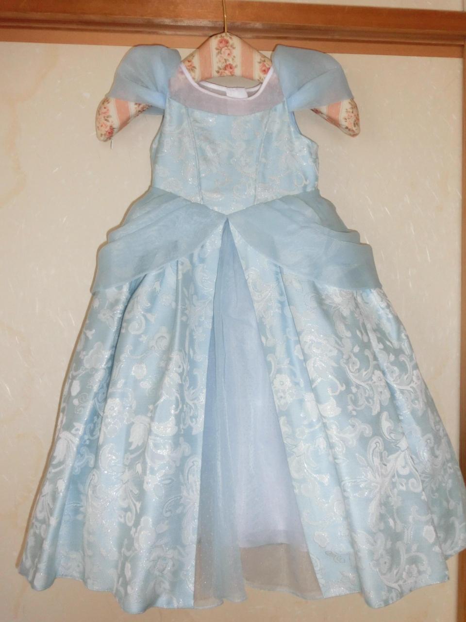 『2013年 4歳児初めてのビビディバビディブティックへ行く！7月から新しくなったシンデレラのドレスを着ました♪東京ディズニーランドの夏の