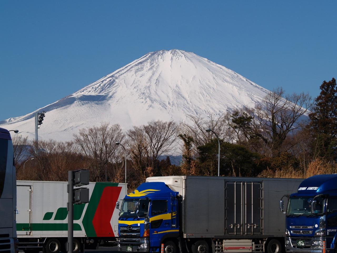 東名高速道路 足柄saから見る富士山 静岡県の旅行記 ブログ By ドクターキムルさん フォートラベル