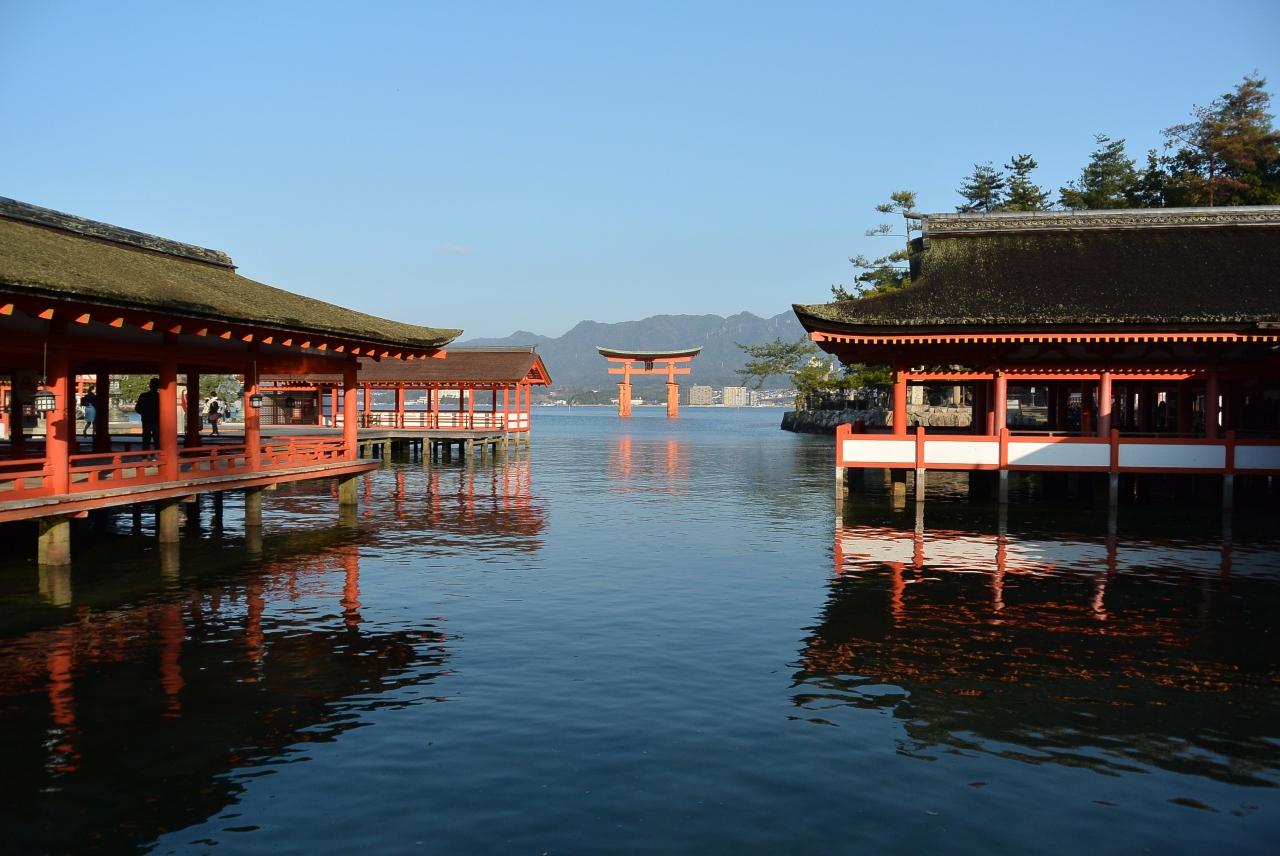 穏やかな海と島の絶景 宮島 尾道旅vo２ 朝の厳島神社 弥山に登る 宮島 厳島神社 広島県 の旅行記 ブログ By Moeさん フォートラベル