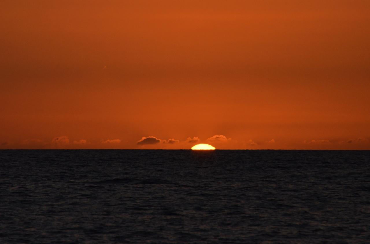 のんびりハワイ島 水平線への日没をいただきました ハワイ島 ハワイ の旅行記 ブログ By Ny0paさん フォートラベル