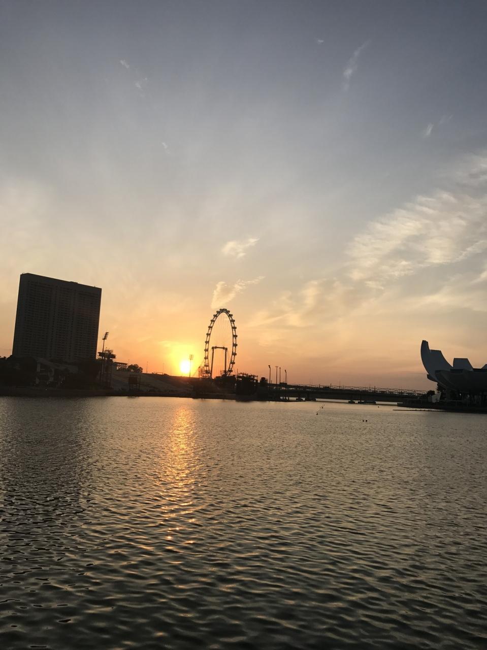 マーライオンと日の出を拝む シンガポール シンガポール の旅行記 ブログ By いのまた子さん フォートラベル