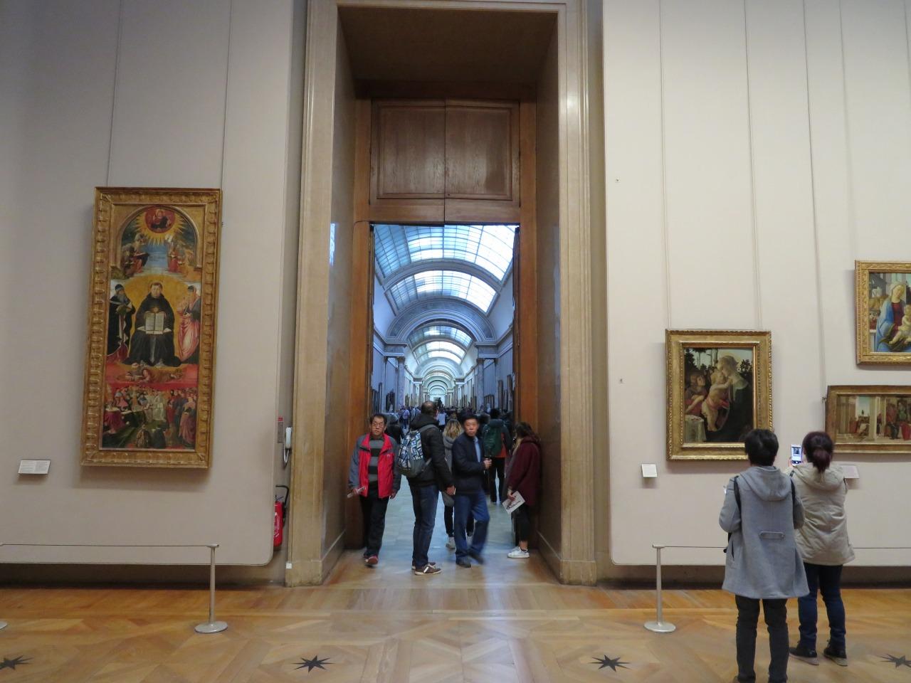 パリへ ハルキとかおるの一週間の旅 朝のルーヴル美術館 パリ フランス の旅行記 ブログ By Vindetableさん フォートラベル