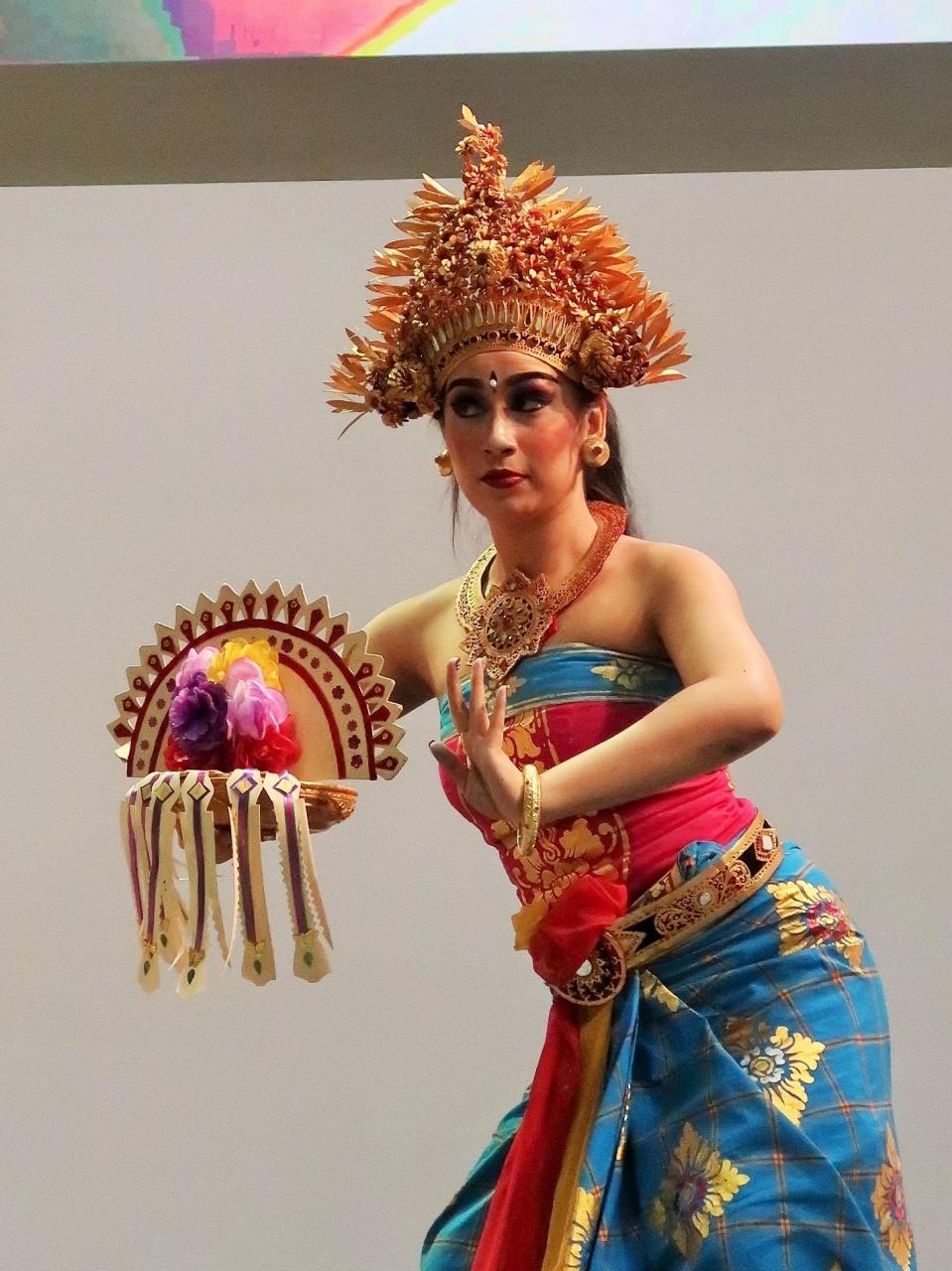 現品限り一斉値下げ！ バリ島の芸能 Angklung Kebyar と踊り その他