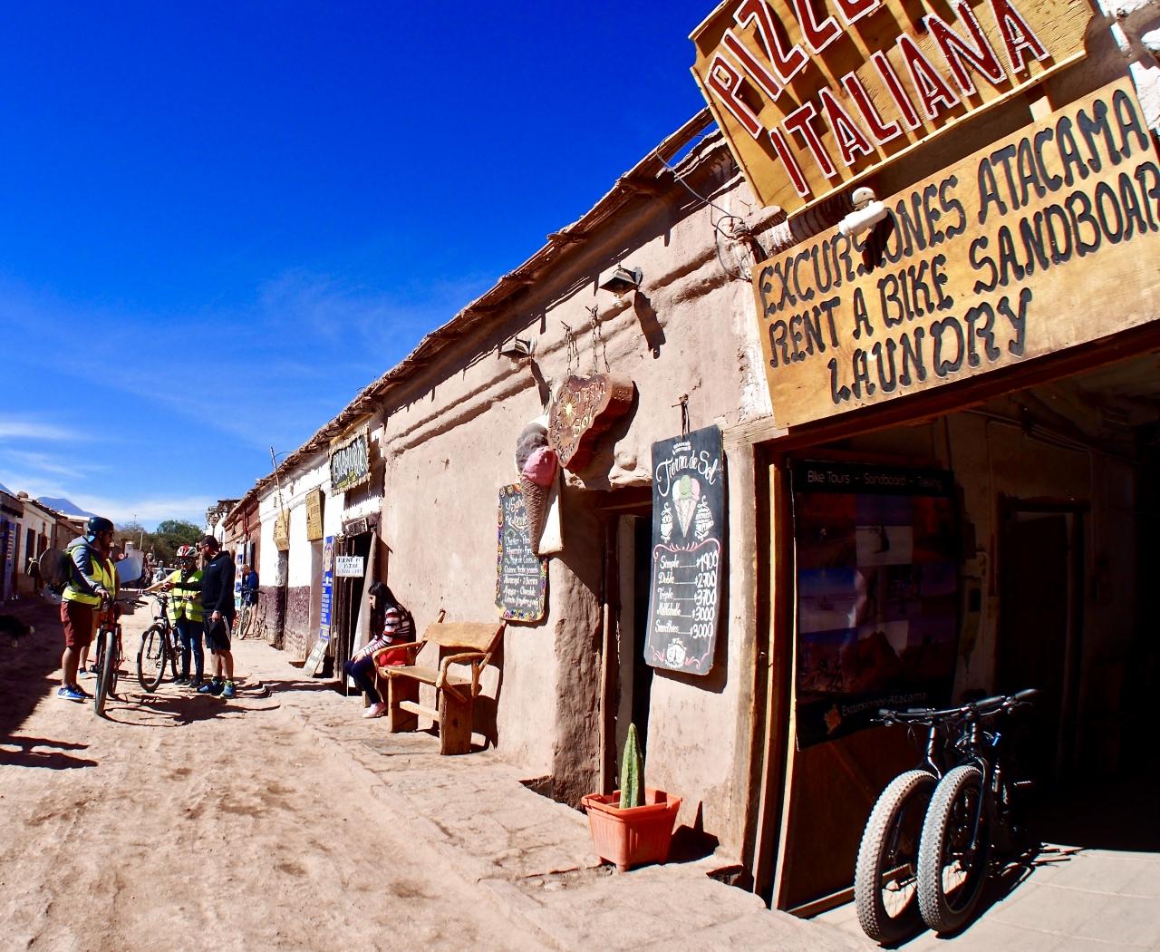 アンデス山脈を越えて 世界最高峰4000m超 天空の砂漠 アタカマ砂漠 で美しい光景と 薄い空気に くらくらでへろへろになる旅 8 サンペドロ デ アタカマ San Pedro De Atacama チリ サン ペドロ デ アタカマ チリ の旅行記 ブログ By コタ Kota １号