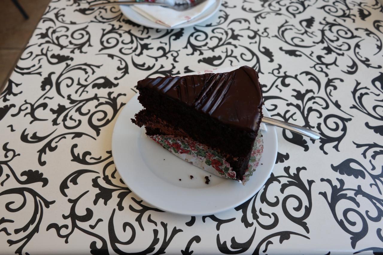 マルタ島の中央にある五稜郭 イムジーナ 中のcaffe Fontanellaのチョコレートケーキ イムディーナ マルタ の旅行記 ブログ By えいふくさん フォートラベル