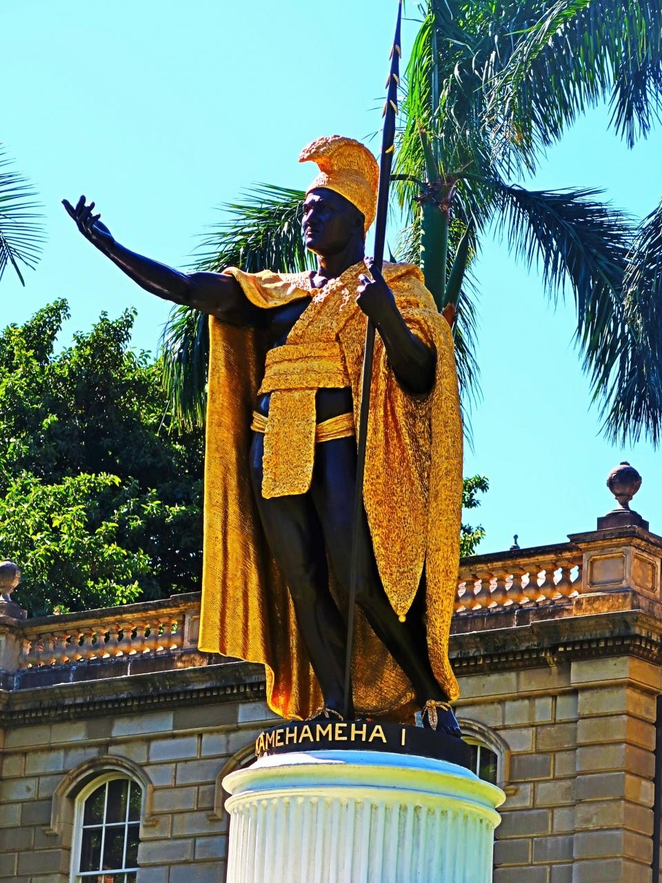 Oahu 3 カメハメハ1世 像 イオラニ宮殿の前で 記念写真の人気スポット ホノルル ハワイ の旅行記 ブログ By マキタンさん フォートラベル