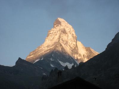 ツェルマットホテルバルコニーよりマッターホルン眺望