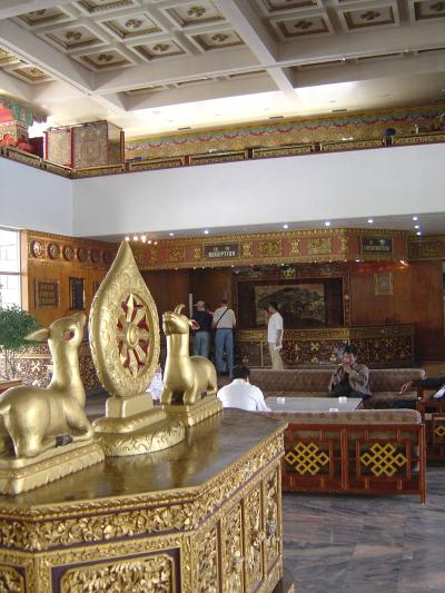 ホテルは拉蕯飯店（ＬＨＡＳＡ　ＨＯＴＥＬ）がお薦め