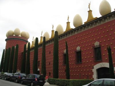 ダリ美術館まで