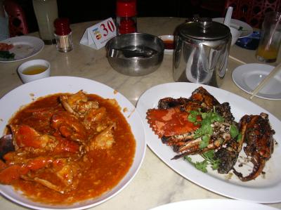 イーストコースト地区のシーフードレストランでブラックペッパーカニを満喫