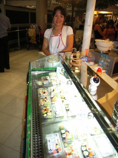 スワンナプーム国際空港でお寿司