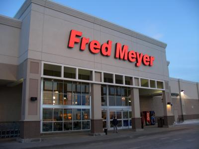 買い物するならFred Meyerスーパーマーケット