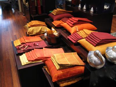 ◆カンボジアシルク製品なら「Artisans D'Angkor」＠空港◆