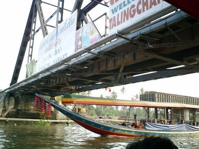 タリンチャン水上マーケットでロコ気分を満喫！