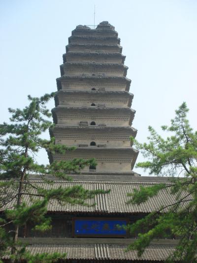 塔に登るには別料金15元