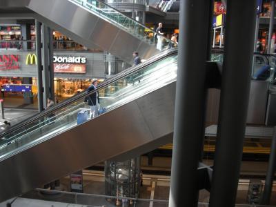 中央駅から空港へのバス