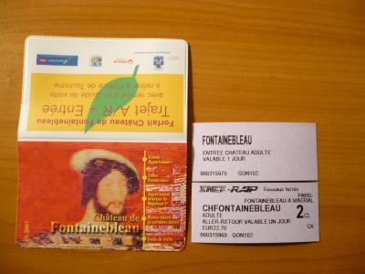 パリからフォンテーヌブローへの往復券＋城の入場券