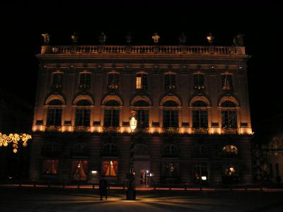 マリーアントワネットがお輿入れ道中に滞在したエレガントなホテル！