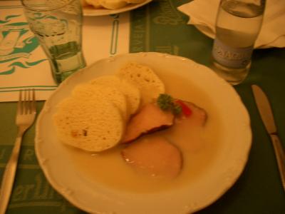 プラハで安価でおいしいチェコ料理が食べれるレストラン
