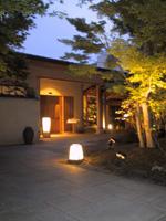 湯葉と豆腐のヘルシーな料理をお座敷で！