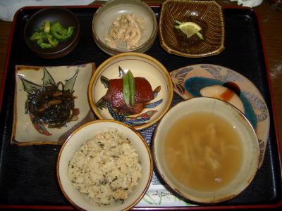 沖縄料理が一気に楽しめる