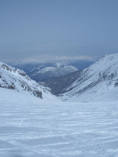 氷河の上のふかふか雪の広いゲレンデ　ブラッコムグレイシャー