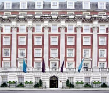 静かな立地で、買い物にとても便利です。