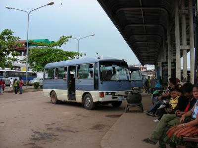 ローカルバスでブッダパーク