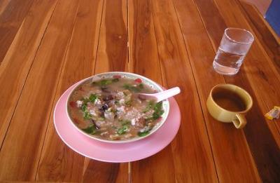 メーサロンでの食事。