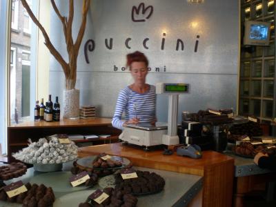 行列ができるオーガニックなチョコレート屋さん