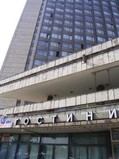 地下鉄始発駅・観光に便利（赤の広場、ノボテビッチ修道院、ひばりが丘まで一本）