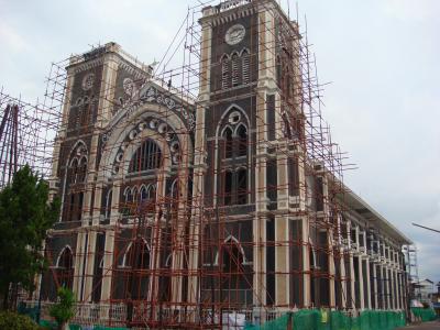 タイ最大の大聖堂は大規模改修工事中