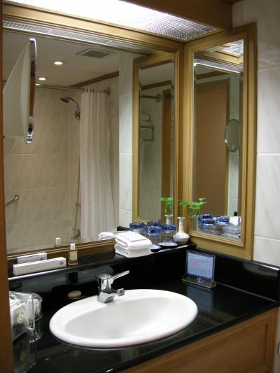 スタッフが感じのよい静かなホテル