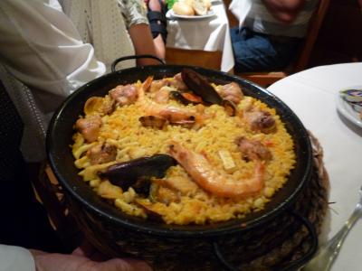 マドリードのホテルマンに紹介されたパエリアの店