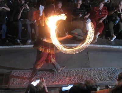 キャンディアン・ダンスで厄払い