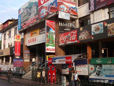 名もなきフードコート