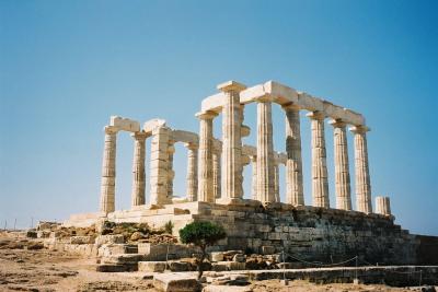 遺跡と海と夕日と