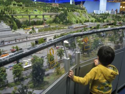 AlexaのミニチュアワールドLoxx