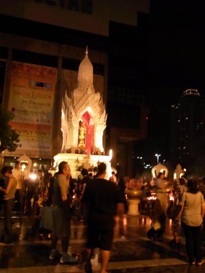 伊勢丹前の三位一体神で恋愛祈願☆