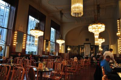 雰囲気が豪華なカフェ