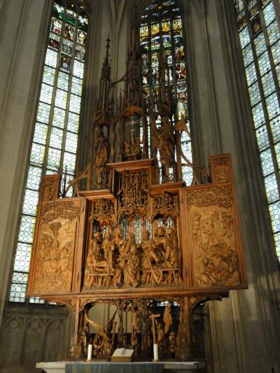 ステンドグラスがきれいです