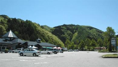 せせらぎ街道沿いの　道の駅　パスカル清見