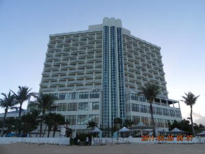 部屋はひろく、便利な立地